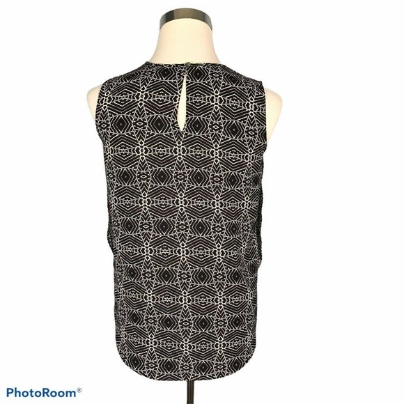 Vince Camuto Women’s Blouse M Medium Black White Geometric Print - Picture 3 of 12